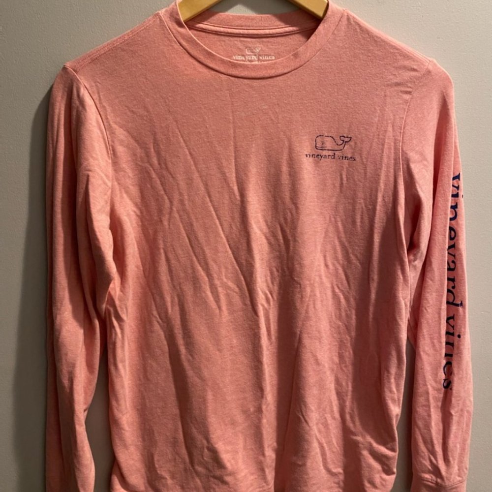 - Girls Vineyard Vines long sleeve t-shirt